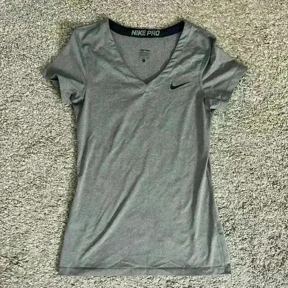 Nike Women’s Dry Fit Tshirt | Grey Workout Top | Nike Running Tee | Size Small - Picture 1 of 2